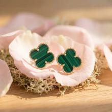 Златни обеци Детелинки с малахит-9мм