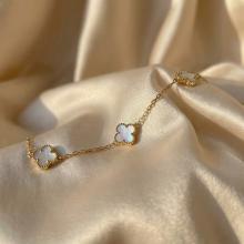 Златна гривна White Versay