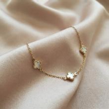 Златна гривна White Versay