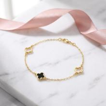 Златна гривна Детелини с оникс