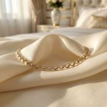 Златна гривна HEARTS