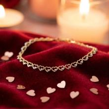 Златна гривна HEARTS