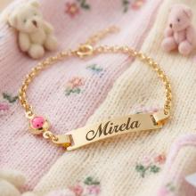 Златна детска гривна с плочка