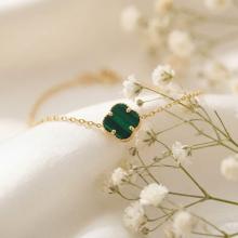 Златна гривна със зелена детелинка-9мм