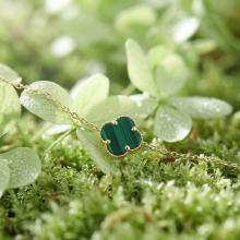 Златна гривна със зелена детелинка-9мм