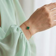 Златна гривна със зелена детелинка-9мм