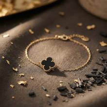 Златна гривна с черна детелинка-9мм