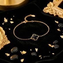 Златна гривна с черна детелинка-9мм