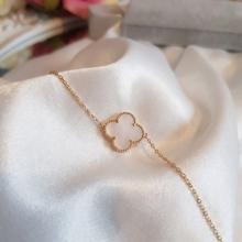 Златна гривна Детелинка с опал-11мм