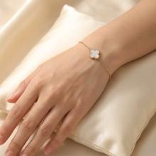 Златна гривна Детелинка с опал-11мм