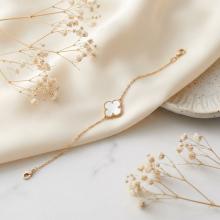 Златна гривна Детелинка с опал-11мм