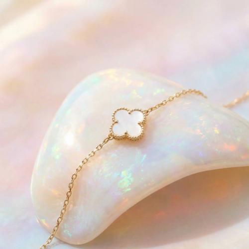 Златна гривна Детелинка с опал-11мм