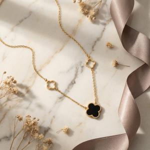 Златно колие Детелини с оникс