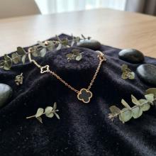 Златно колие Детелини с оникс