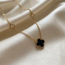 Златно колие Детелини с оникс