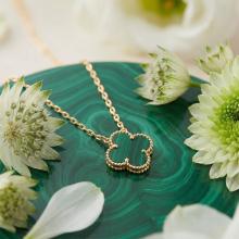 Златно колие Детелинка с малахит 9 мм Златно колие Детелинка с малахит 9 мм