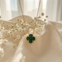 Златно колие Детелинка с малахит 9 мм Златно колие Детелинка с малахит 9 мм