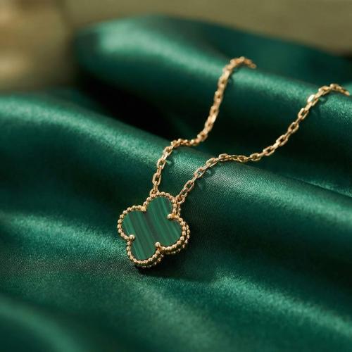 Златно колие Детелинка с малахит 9 мм