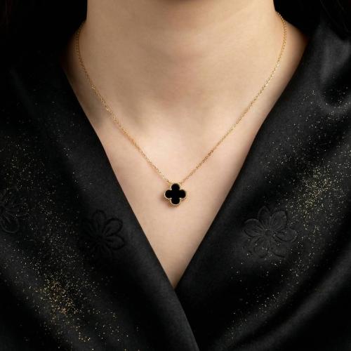 Златно колие Детелинка с оникс-11мм