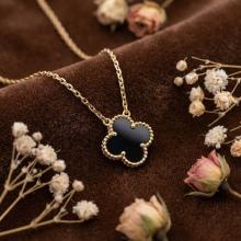 Златно колие Детелинка с оникс-11мм