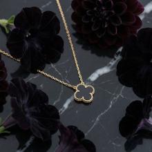 Златно колие Детелинка с оникс-11мм