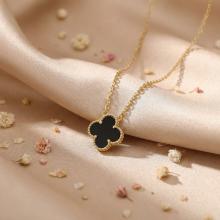 Златно колие Детелинка с оникс-7мм