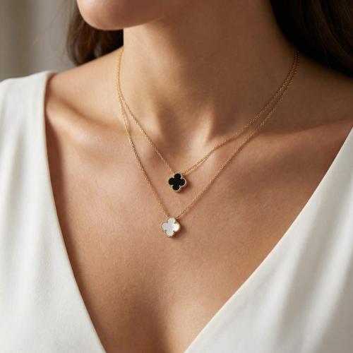 Златно колие Детелинка с бял седеф-11мм