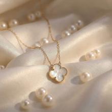 Златно колие Детелинка със седеф 7мм Златно колие Детелинка със седеф 7мм