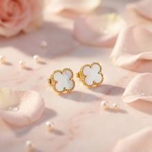 Златни обеци Детелинки с нежен седеф-7мм