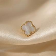 Златни обеци Детелинки с нежен седеф-9мм Златни обеци Детелинки с нежен седеф-9мм