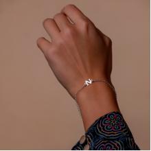 Сребърна гривна с инициали