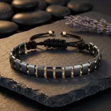 Мъжка гривна със златни топчета и хематит