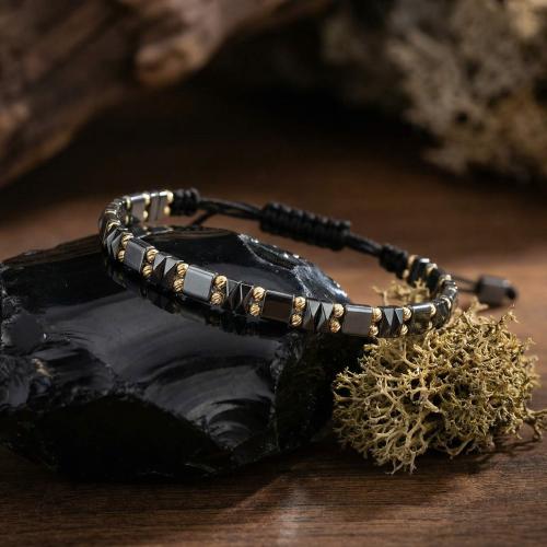 Мъжка гривна със златни топчета и хематит