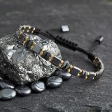 Мъжка гривна със златни топчета и хематит Мъжка гривна със златни топчета и хематит