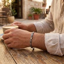 Мъжка гривна със златни топчета и хематит Мъжка гривна със златни топчета и хематит