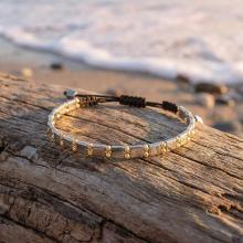 Мъжка гривна със златни топчета и хематит