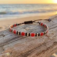 Мъжка гривна със златни топчета и хематит