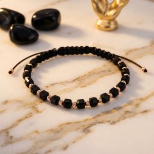 Гривна със златни топчета и черен оникс R4