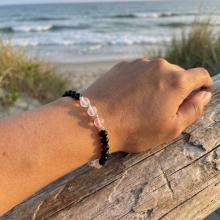 Гривна със златни топчета Любов и Граници