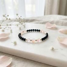 Гривна със златни топчета Любов и Граници