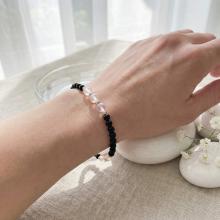 Гривна със златни топчета Любов и Граници