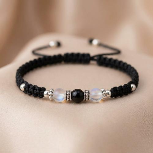 Гривна със сребърни топчета и мъниста 