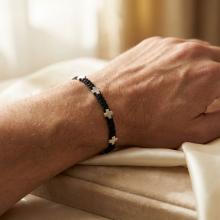 Гривна с конец и сребърни кръстове