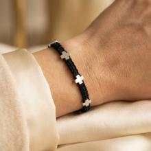 Гривна с конец и сребърни кръстове