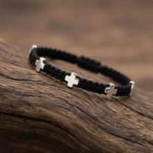 Гривна с конец и сребърни кръстове