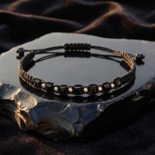 Мъжка гривна със златни топчета и черен оникс R22