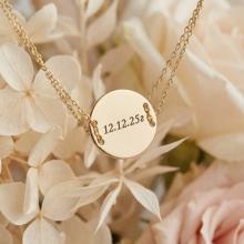 Златна гривна с кръгла плочка