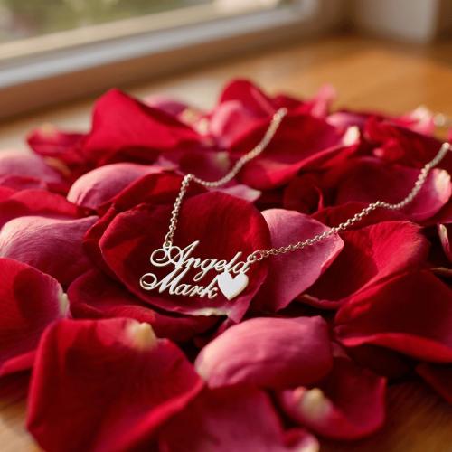 Сребърно колие с две имена по избор