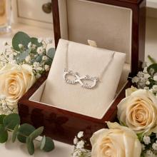 Сребърно колие безкрайност с 4 имена по избор