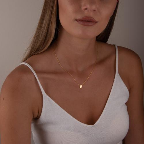 Златно колие с инициали